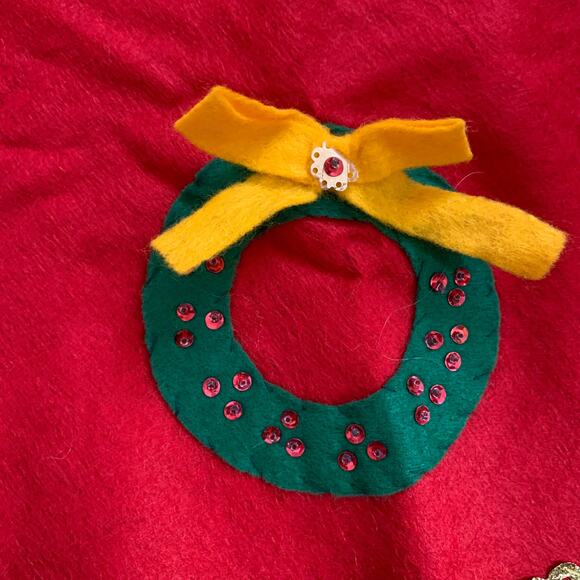 Vintage Christmas Tree Skirt Appliqué Felt Sequin Tablecloth Table Cover Small - Picture 2 of 6